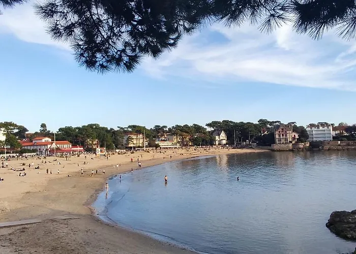 Confort Dans Avec Piscine 公寓 *